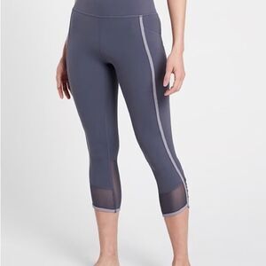 Athleta Salutation Stash Pocket Capri II Medieval Violet NEW with tags Size XXS